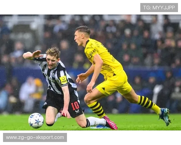 多特门前头球决断能力令人惊艳,成为球队制胜的关键利器 多特门前头球决断能力令人惊艳,成为球队制胜的关键利器