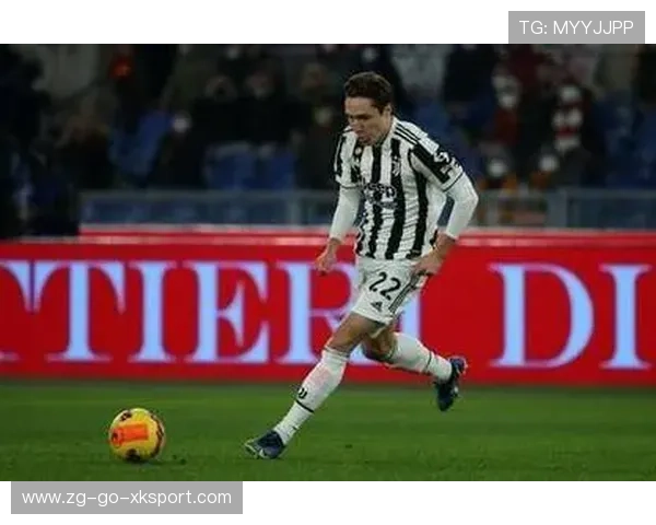 尤文断球后启动迅速，基耶萨射门太正